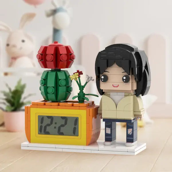 Personalisierte Bausteinfiguren – Uhr mit Pflanzentopf – Geschenk für sie