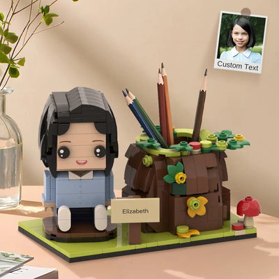 Individuelle Bausteinfigur – Stiftehalter mit Baumstamm-Design – Personalisierbar